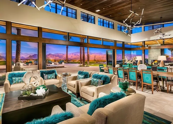 Holiday home Upscale Desert Golf Pool Dining Hot Tub *