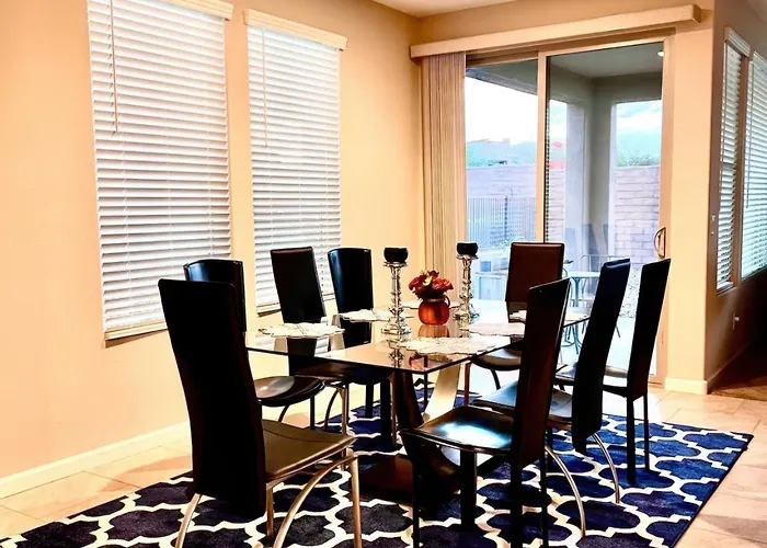Holiday home Upscale Desert Golf Pool Dining Hot Tub *