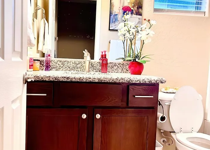 Upscale Desert Golf Pool Dining Hot Tub Holiday home *